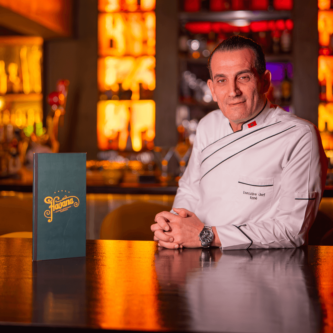 Le Chef René Abou Jaoude en cuisine au HAVANA Lounge Marrakech